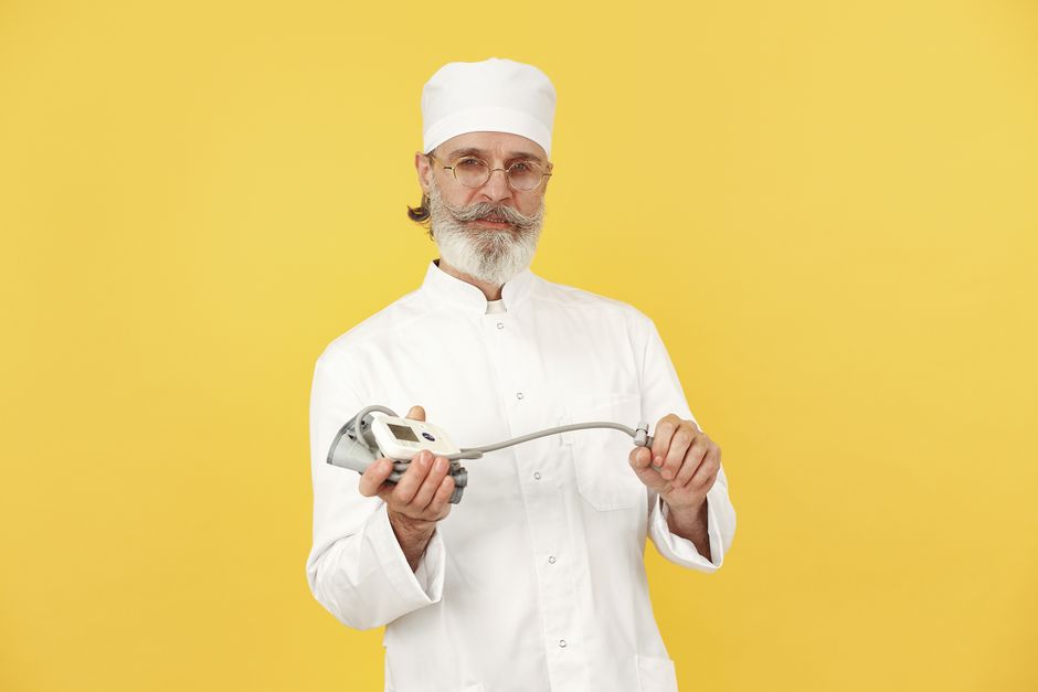 Relief Chef vs Agency Chef — KitchenFlow guide